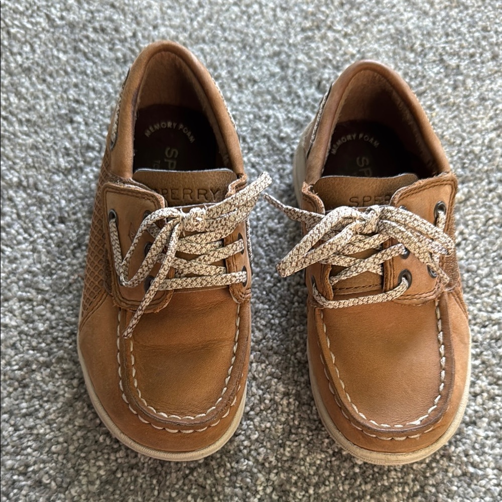 Sperry Tan Moccasins with Classic Nautical Style